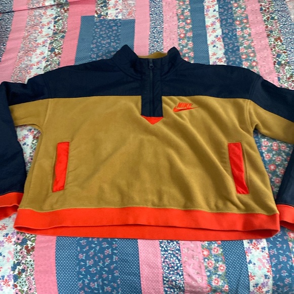 Nike Jackets & Blazers - Nike cropped fleece half zip pullover.